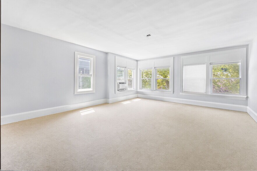 More Photos Of 2053 E 16th St, Brooklyn Flex For Sale