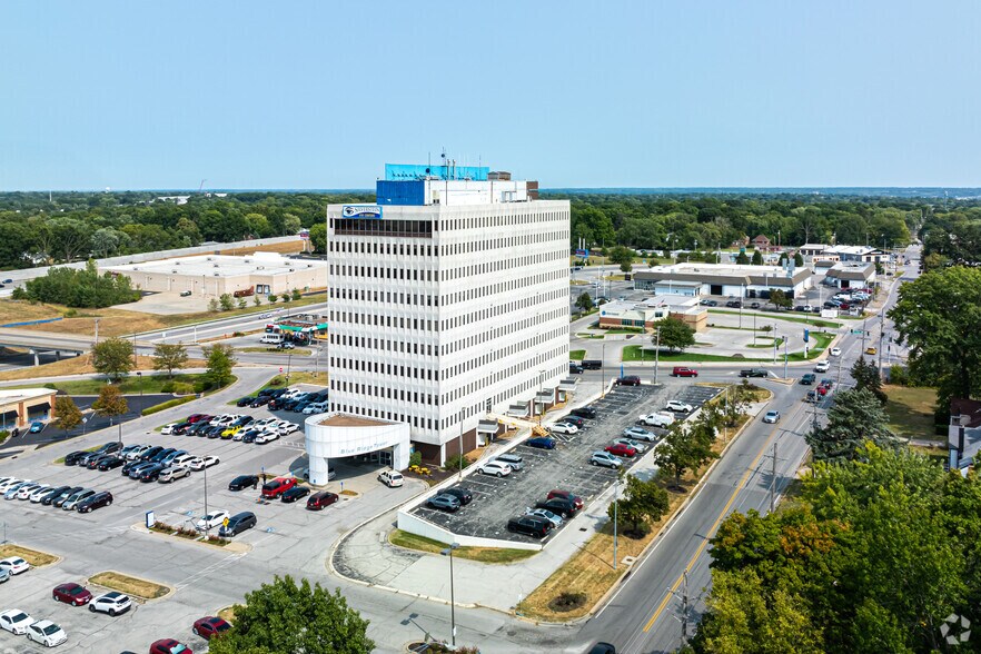 More Photos Of 4240 Blue Ridge Blvd, Kansas City Office For Lease