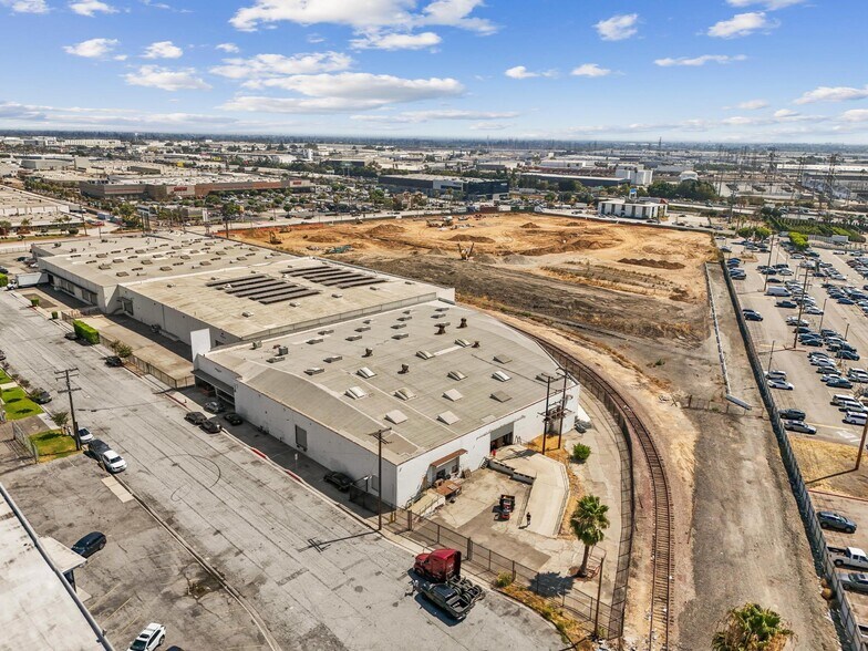 More Photos Of 6310 Corsair St, Commerce Manufacturing For Sale