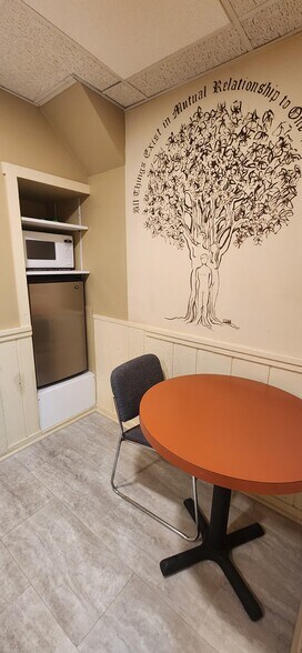 More Photos Of 858 Joralemon St, Belleville Medical For Lease