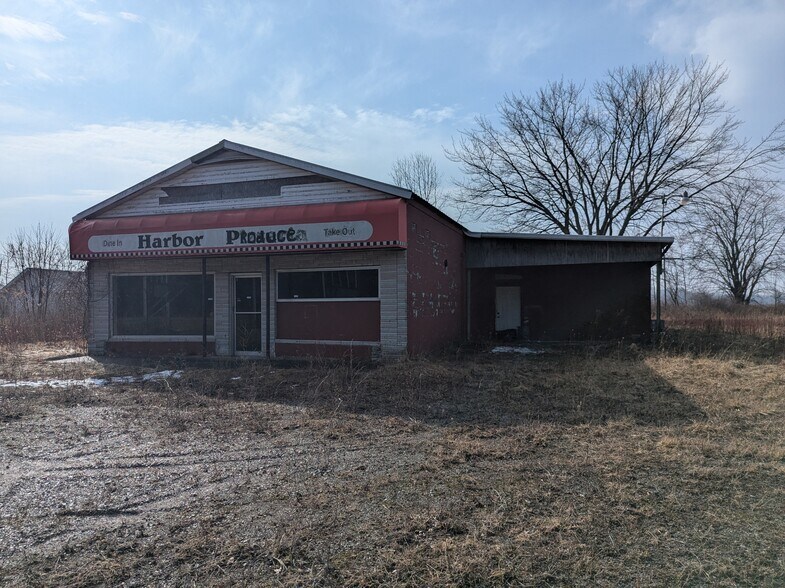 Primary Photo Of 2416 E Huron Rd, Au Gres Storefront Retail Office For Sale