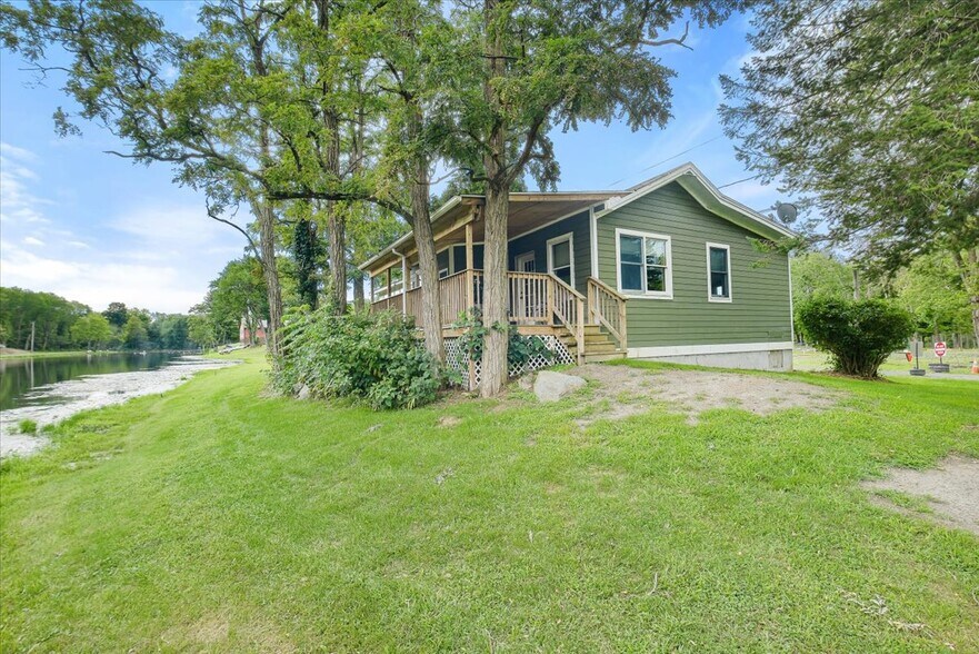 More Photos Of 64 White Dr, Milan Specialty For Sale