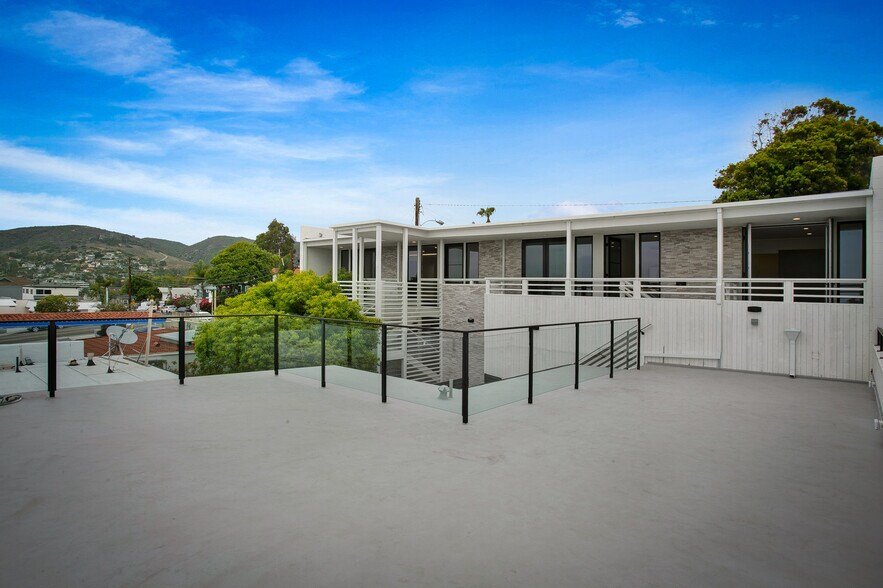 More Photos Of 621 Ramona Ave, Laguna Beach Apartments For Sale