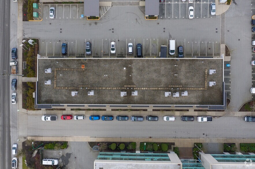 More Photos Of 173 Forester St, North Vancouver District Light Distribution For Lease