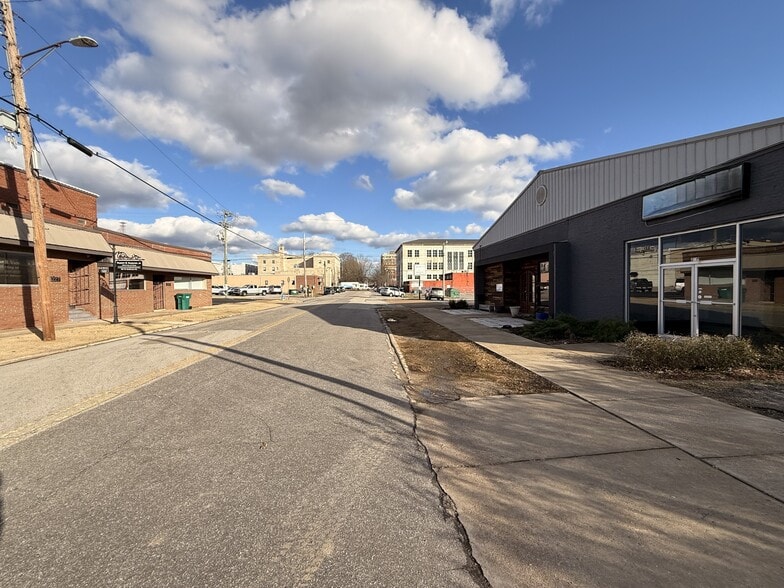 More Photos Of 230 W Baltimore St, Jackson Office For Lease