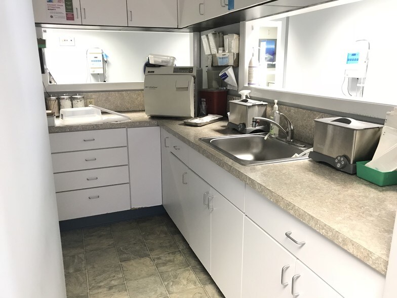 More Photos Of 33 Electric Ave, Fitchburg Medical For Lease