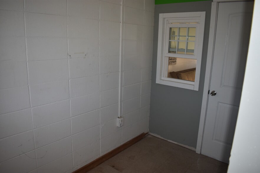More Photos Of 1484 Broad St, Augusta Freestanding For Sale
