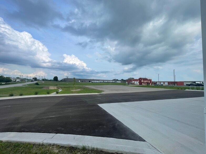 More Photos Of 101 John C Watts dr, Nicholasville Warehouse For Sale