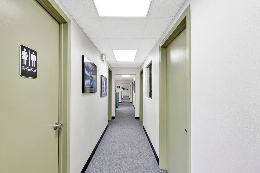 More Photos Of 3455 Ocean View Blvd, Glendale Office For Lease