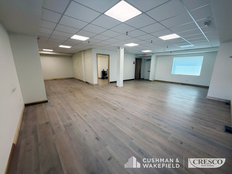 More Photos Of 22649 Lorain Rd, Fairview Park Office For Lease