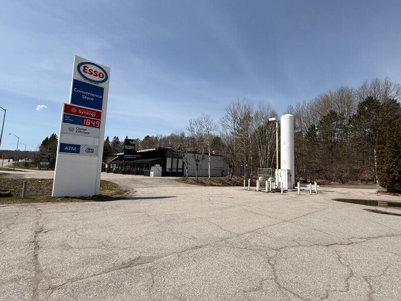 More Photos Of 134 Hwy-60, Huntsville Service Station For Sale