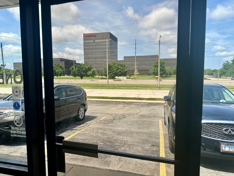 More Photos Of 202 S Eldorado Rd, Bloomington General Retail For Lease