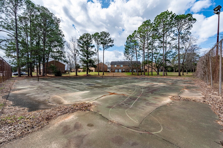 More Photos Of 2501 Redwood Ct, Albany Multifamily For Sale