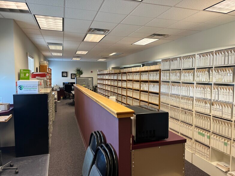 More Photos Of 6921 Crosswind Blvd, Kennewick Office For Lease