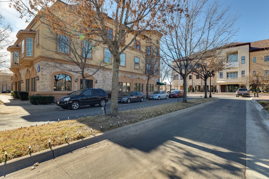 More Photos Of 99 Main St, Colleyville Storefront Retail Office For Lease