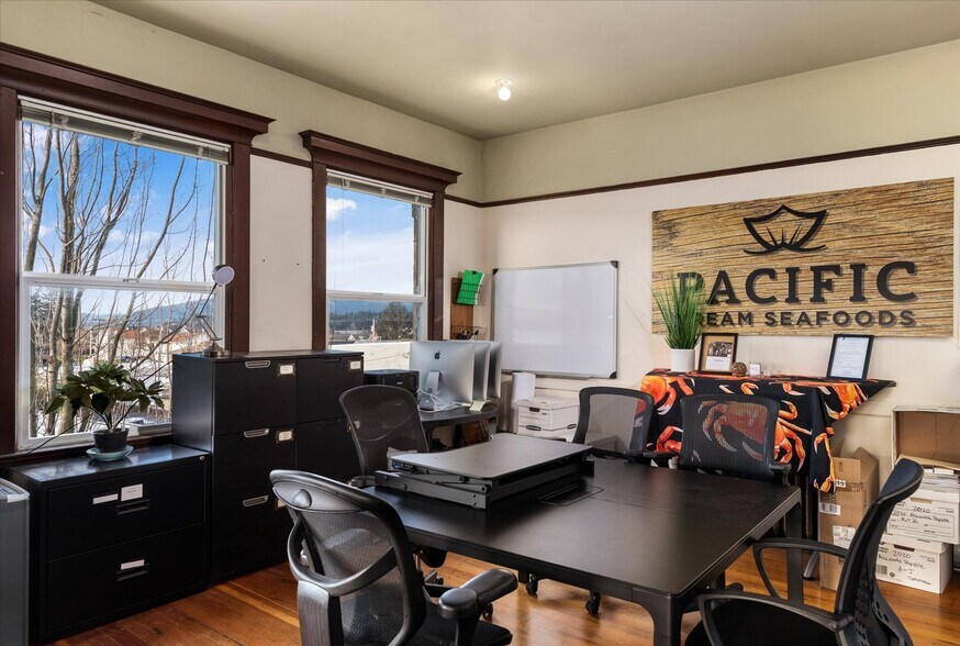 More Photos Of 619 Commercial Ave, Anacortes Storefront Retail Office For Sale