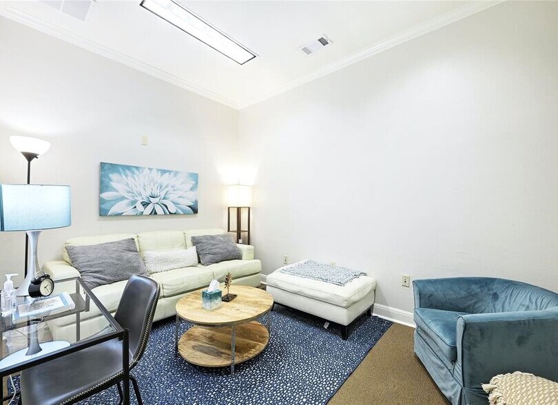 More Photos Of 302 Heatherwilde Blvd, Pflugerville Medical For Lease