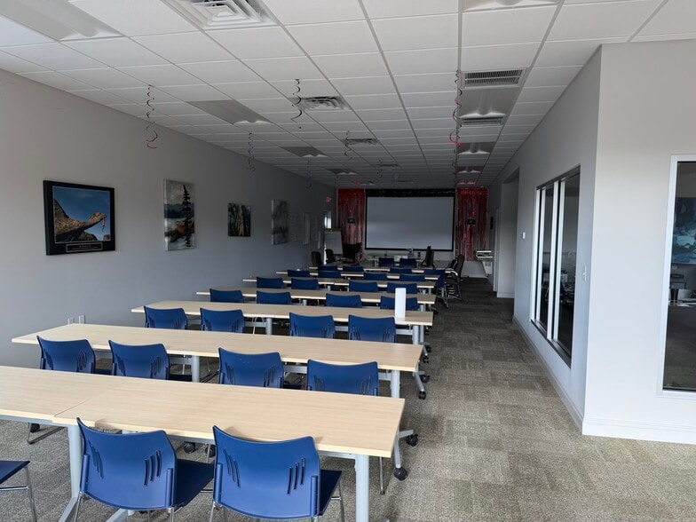 More Photos Of 5901 N W St, Pensacola General Retail For Sale