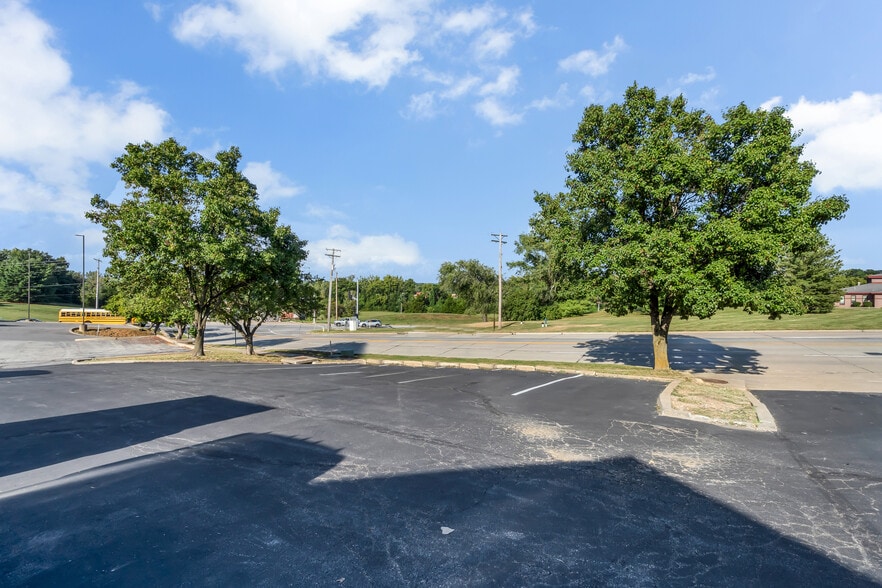 More Photos Of 1565 Kisker Rd, Saint Charles Office For Sale