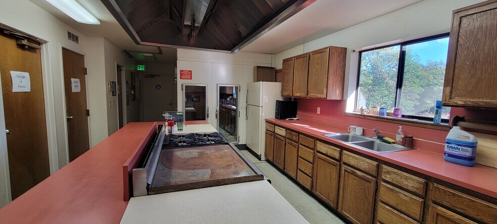 More Photos Of 210 Tacoma St, Grants Pass Rehabilitation Center For Sale
