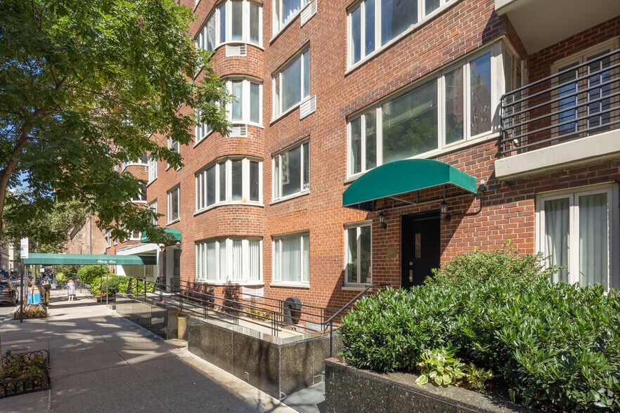 More Photos Of 35 E 35th St, New York Apartments For Lease