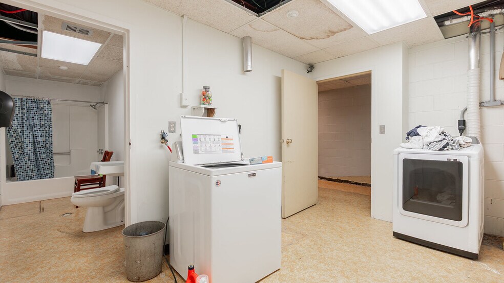 More Photos Of 81 Evick Dr, Franklin Flex For Sale