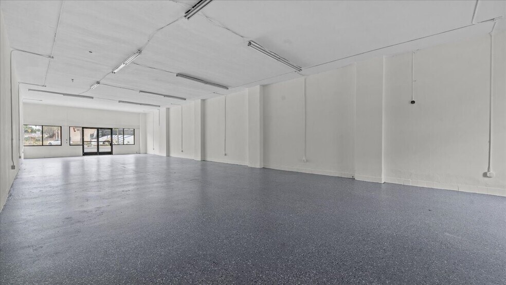 More Photos Of 11414 Long Beach Blvd, Lynwood Warehouse For Sale