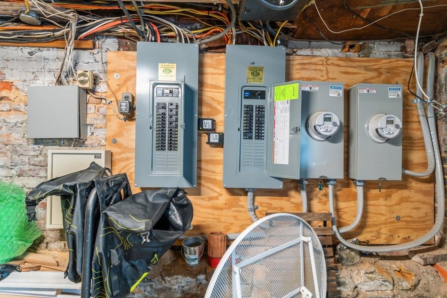 More Photos Of 1215 John St, Baltimore Multifamily For Sale