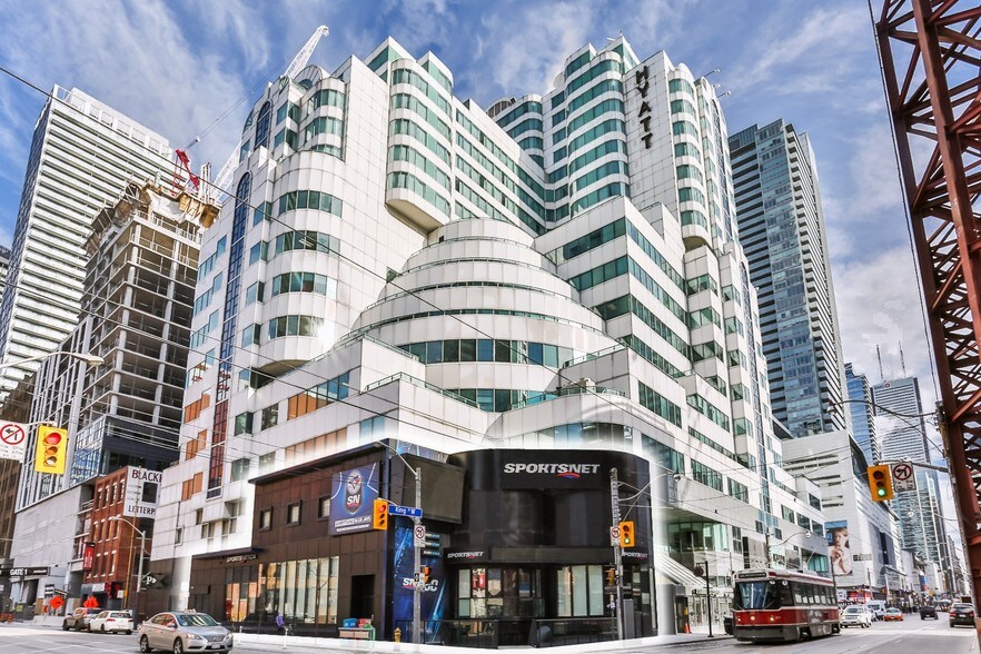 More Photos Of 370 King St W, Toronto Hotel For Lease