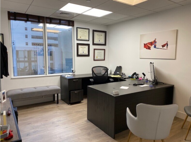 More Photos Of 1000 Brickell Ave, Miami Office For Lease