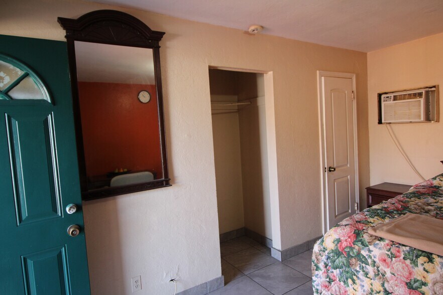 More Photos Of 7330 4th St N, Saint Petersburg Hotel For Sale