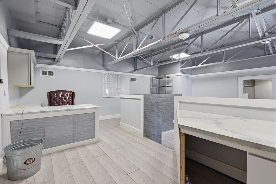 More Photos Of 17 Sweetmans Ln, Manalapan Township Freestanding For Lease