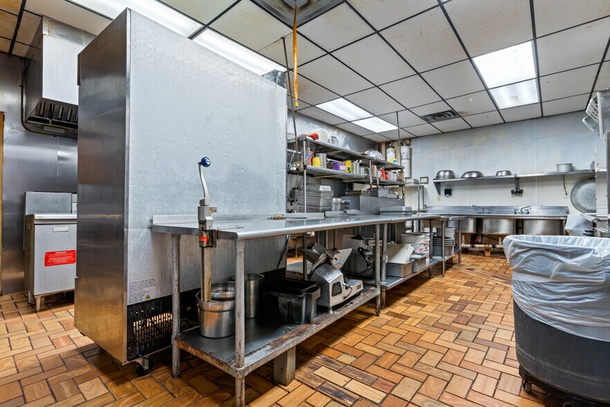 More Photos Of 509 US Highway 271 N, Gilmer Flex For Sale