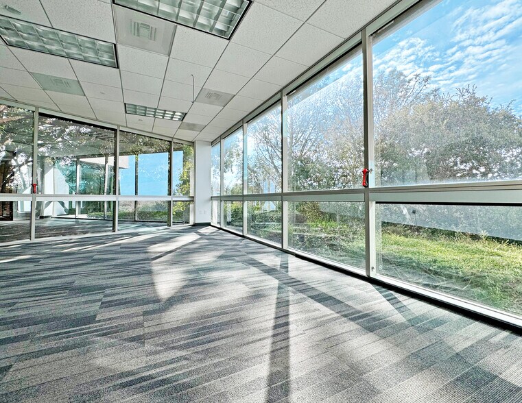 More Photos Of 6307 Carpinteria Ave, Carpinteria Loft Creative Space For Lease