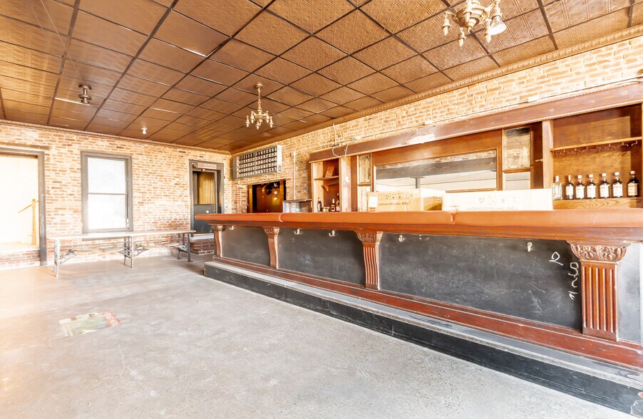 More Photos Of 1032 Story Ave, Louisville Bar For Lease