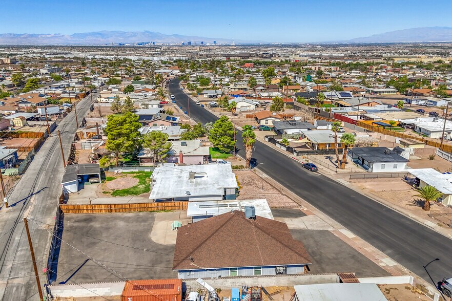 More Photos Of 211 W Atlantic Ave, Henderson Office For Sale