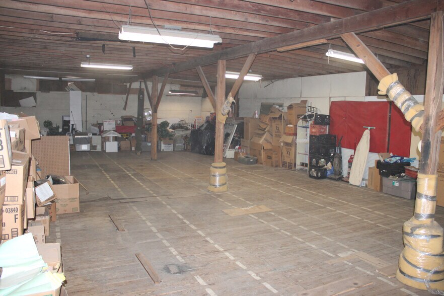 More Photos Of 10543 Old Lake Rd, Lake City Service Station For Sale