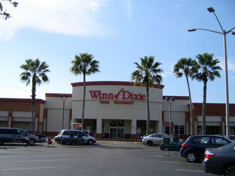 Primary Photo Of 5505-5805 Manatee Ave W, Bradenton Storefront For Lease