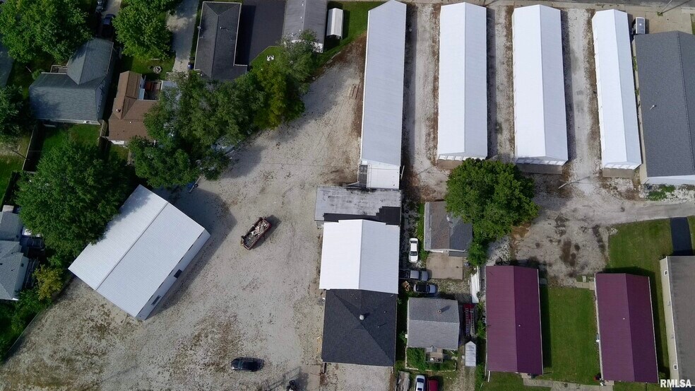 More Photos Of 421 E Moneta Ave, Peoria Heights Self Storage For Sale