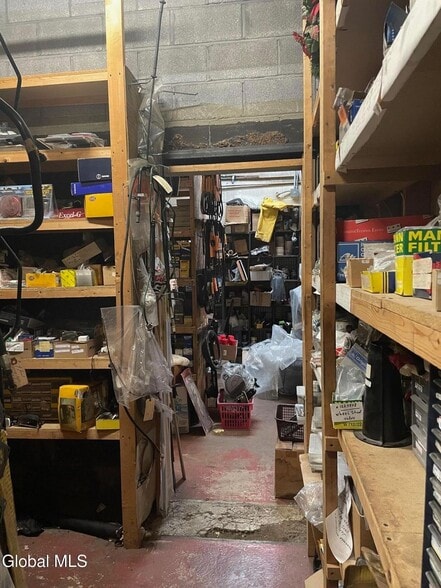 More Photos Of 152 Speigletown Rd, Troy Auto Repair For Sale