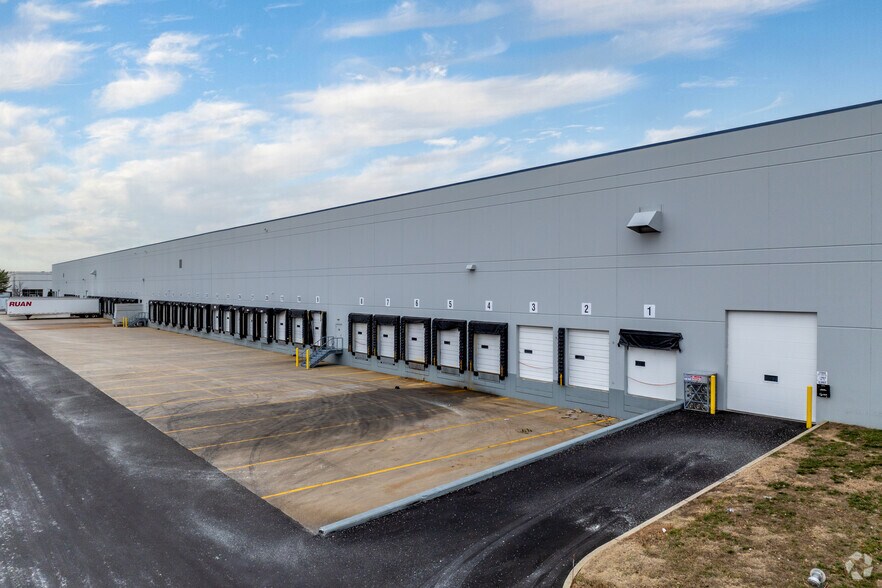 More Photos Of 2100 Center Square Rd, Logan Township Distribution For Lease