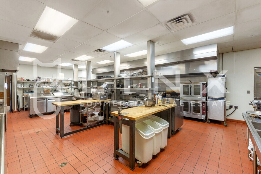 More Photos Of 2400 N Town Center Dr, Washington Restaurant For Sale