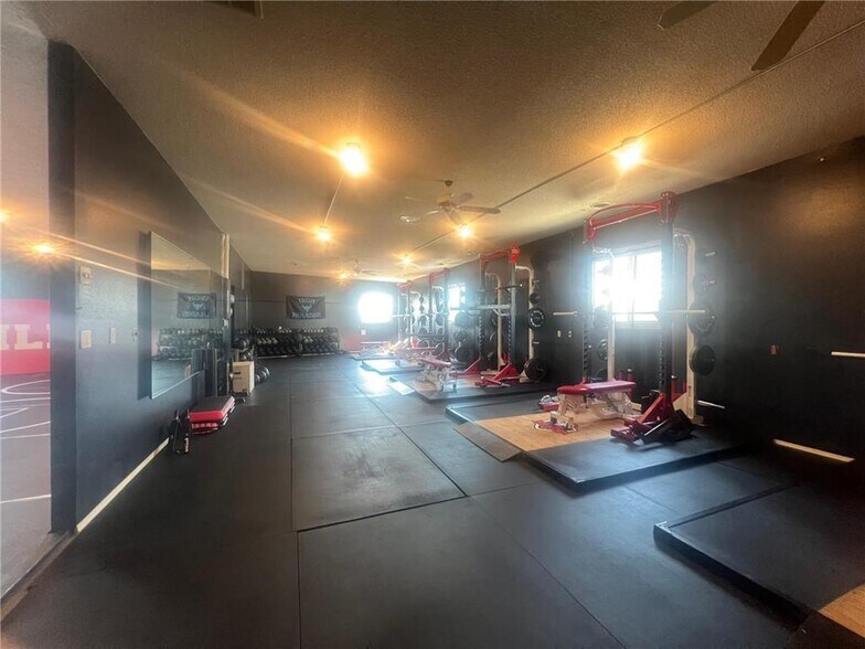 More Photos Of 105 S Mantorville Ave, Kasson Service For Sale