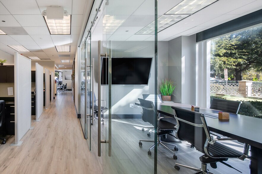 More Photos Of 27555 Ynez Rd, Temecula Medical For Lease