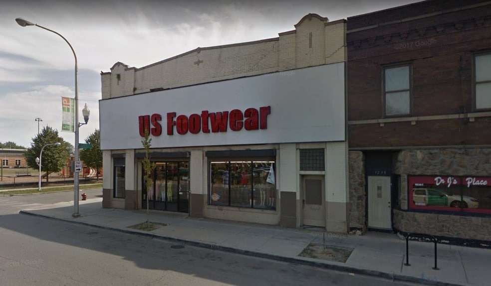 More Photos Of 3235 W Chicago Ave, Chicago Storefront For Sale