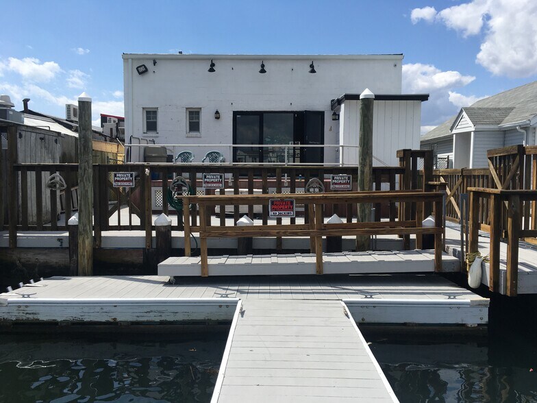 More Photos Of 377 Woodcleft Ave, Freeport Storefront Retail Residential For Sale