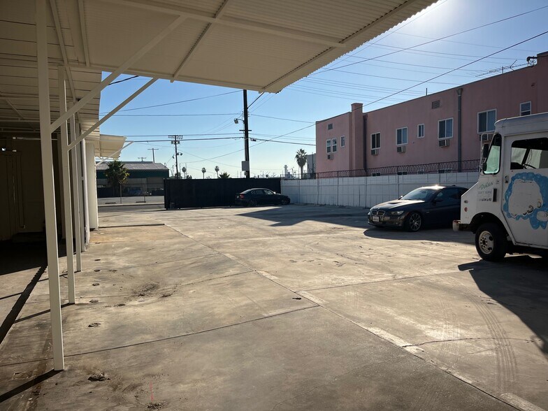 More Photos Of 123 E C St, Wilmington Warehouse For Sale