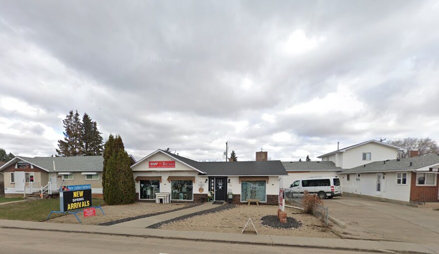 More Photos Of 123 Mcleod Av, Spruce Grove General Retail For Sale