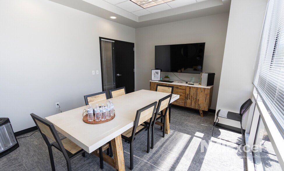 More Photos Of 6575 S Redwood Rd, Taylorsville Office For Lease