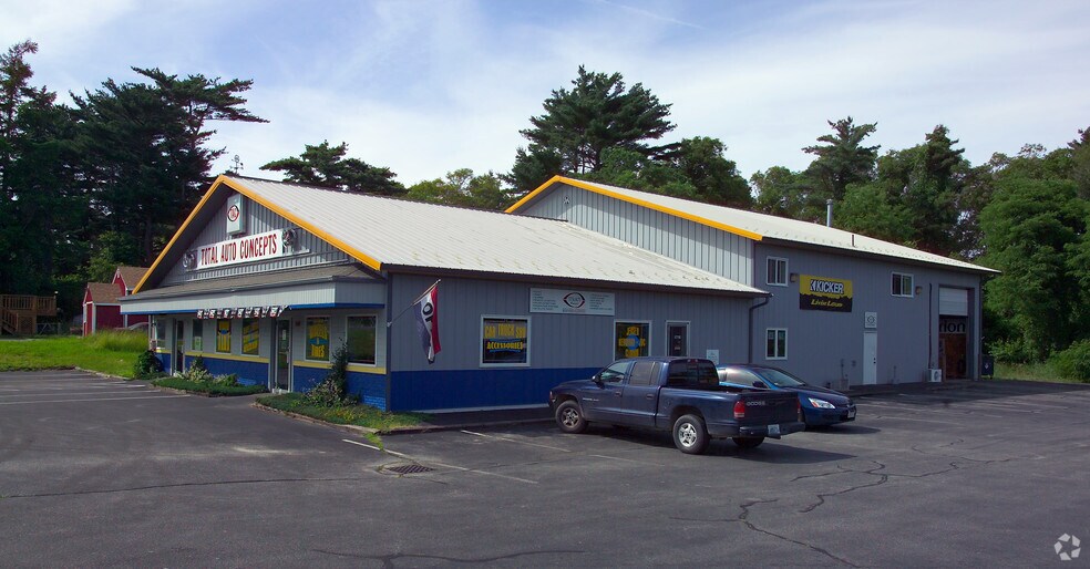 More Photos Of 2544-2546 Cranberry Hwy, Wareham Freestanding For Sale